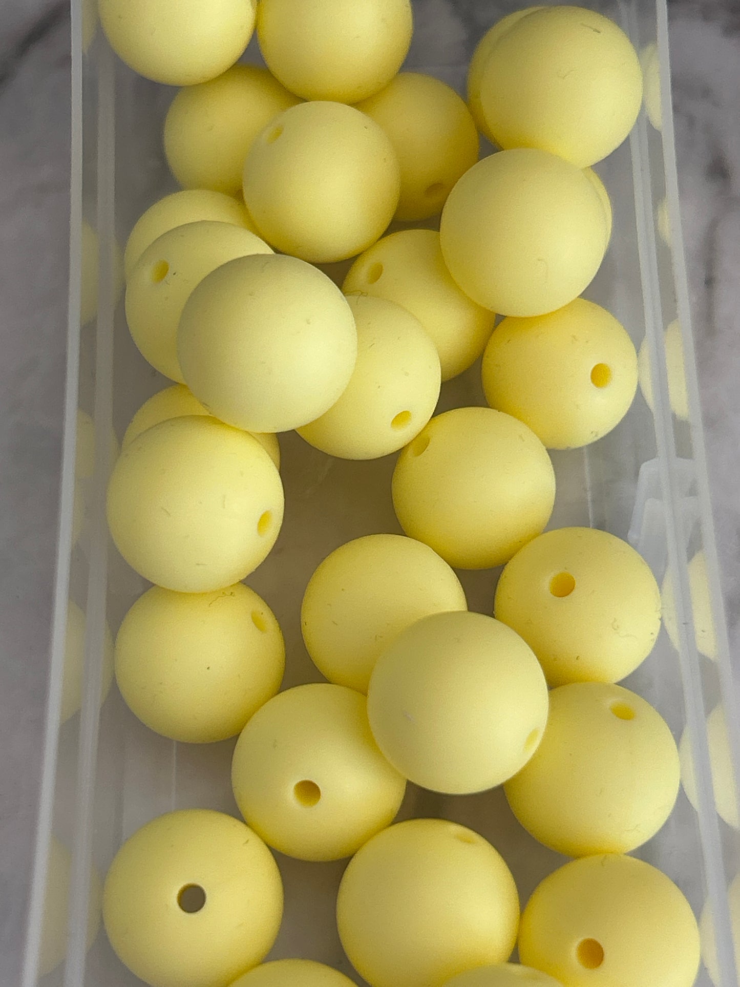 15mm Solid Round Beads (Various Colors)