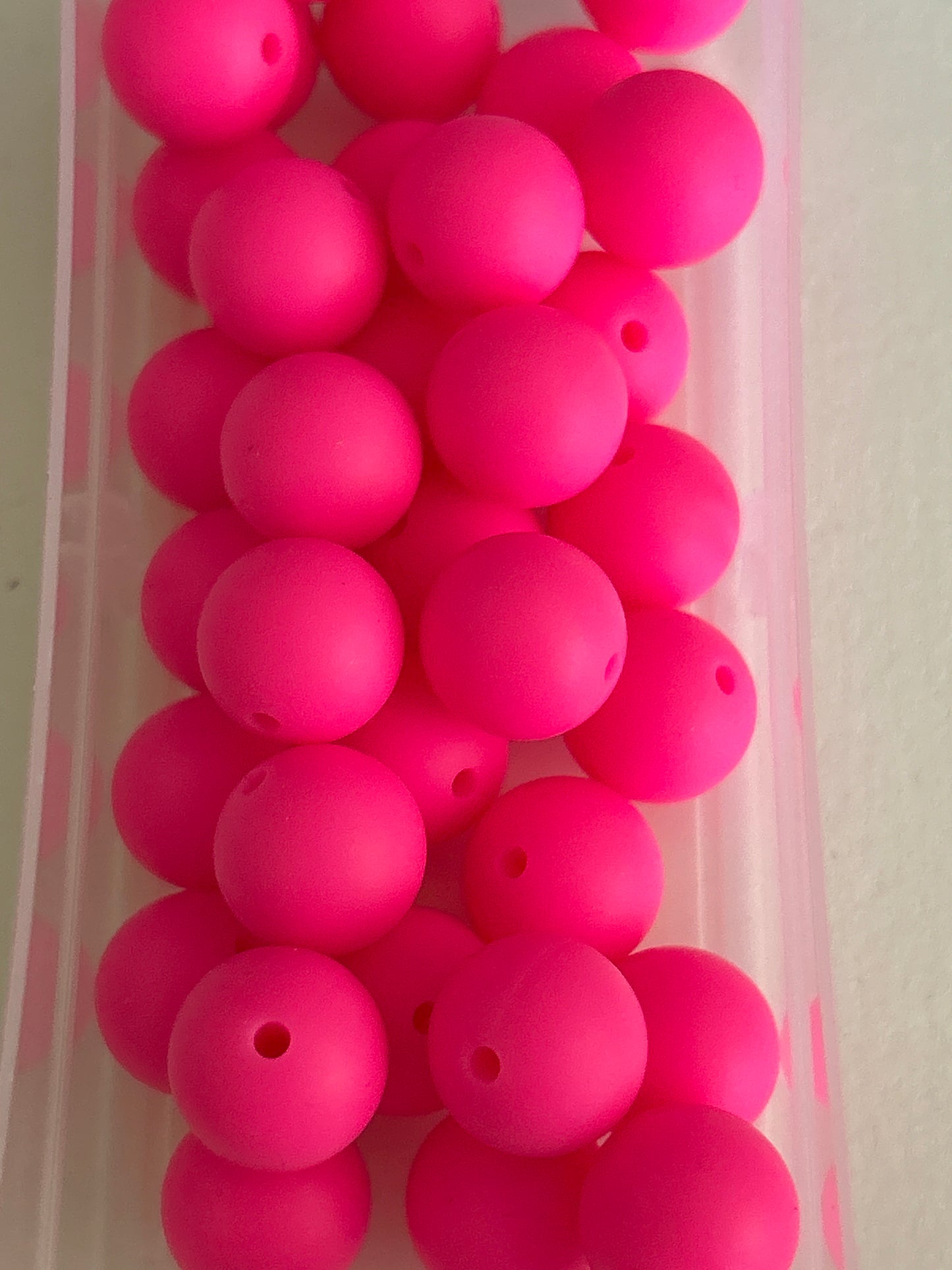 15mm Solid Round Beads (Various Colors)