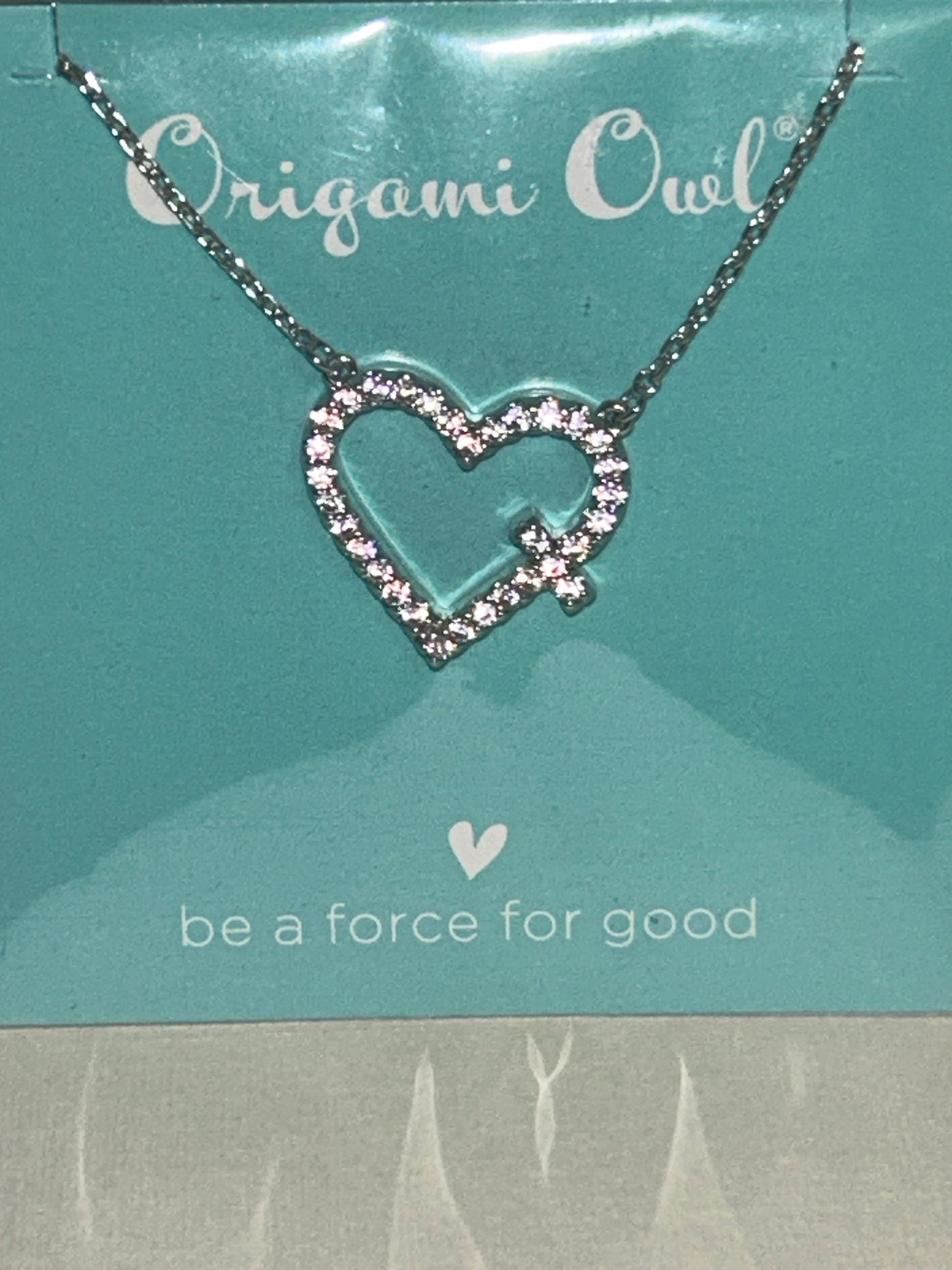 Origami Owl - Heart w/cross ~NL1021